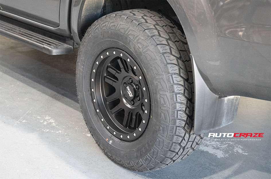 NISSAN NAVARA DIRTY LIFE CANYON PRO MATTE BLACK