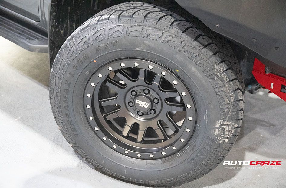 NISSAN NAVARA DIRTY LIFE CANYON PRO MATTE BLACK