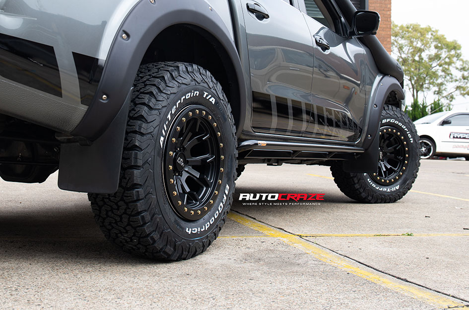 NISSAN NAVARA DIRTY LIFE DT1 MATTE BLACK
