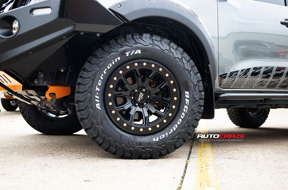 NISSAN NAVARA DIRTY LIFE DT1 MATTE BLACK