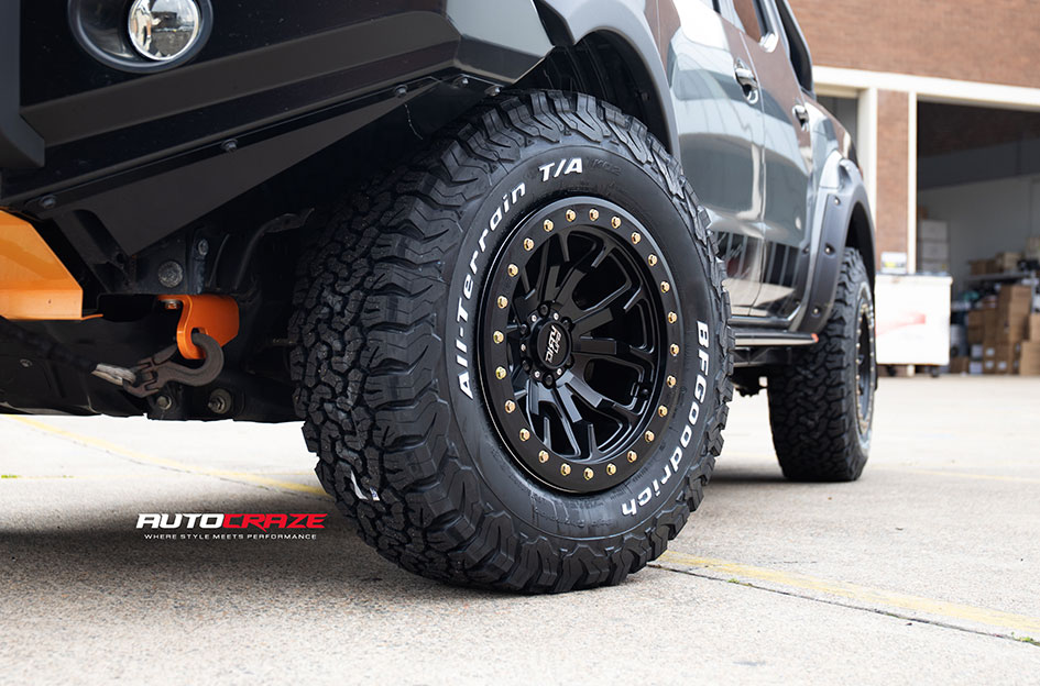 NISSAN NAVARA DIRTY LIFE DT1 MATTE BLACK