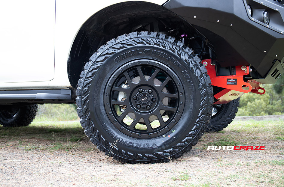 NISSAN NAVARA ELITE DETROIT MATTE BLACK 