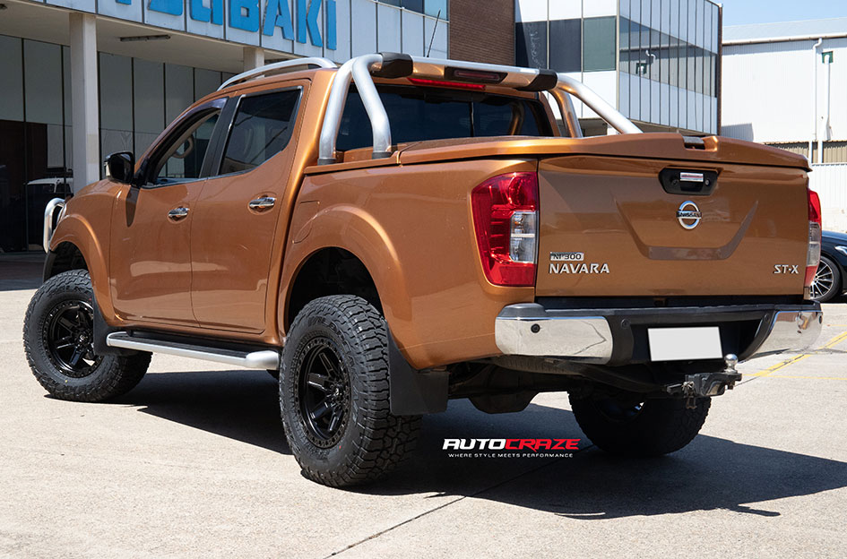 NISSAN NAVARA FUEL KICKER MATTE BLACK 