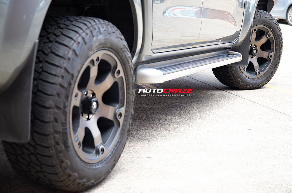 NISSAN NAVARA FUEL BEAST BLACK & MACHINED WITH DARK TINT