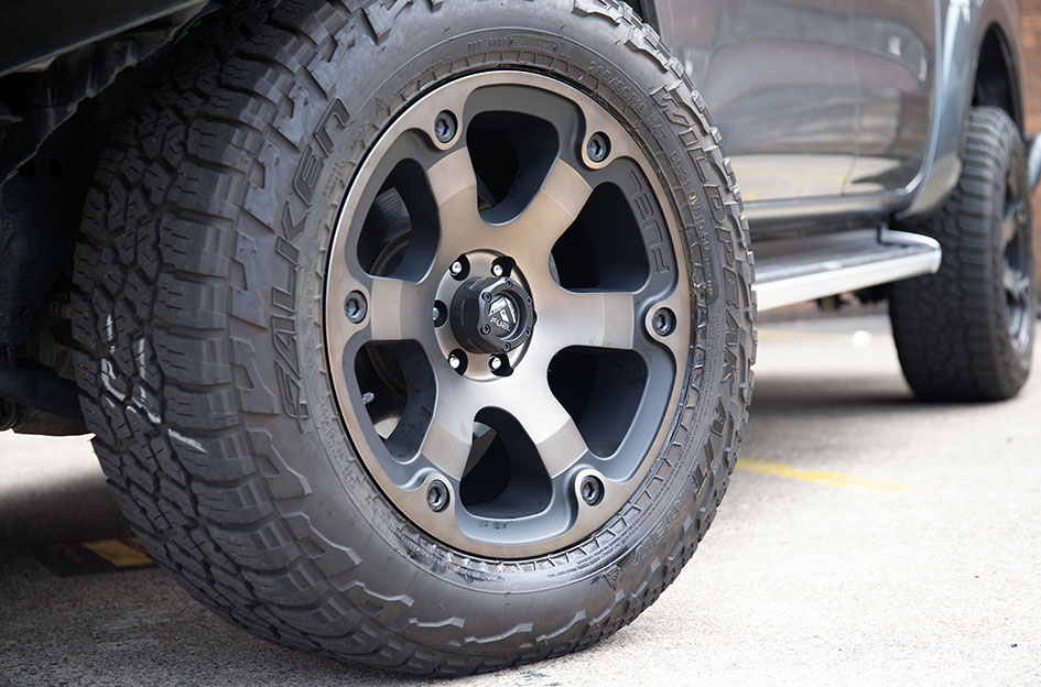 NISSAN NAVARA FUEL BEAST BLACK & MACHINED WITH DARK TINT