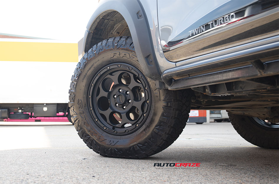 NISSAN NAVARA KMC DIRTY HARRY MATTE BLACK