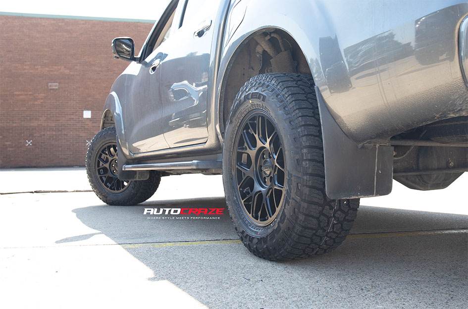 NISSAN NAVARA KMC HATCHET MATTE BLACK