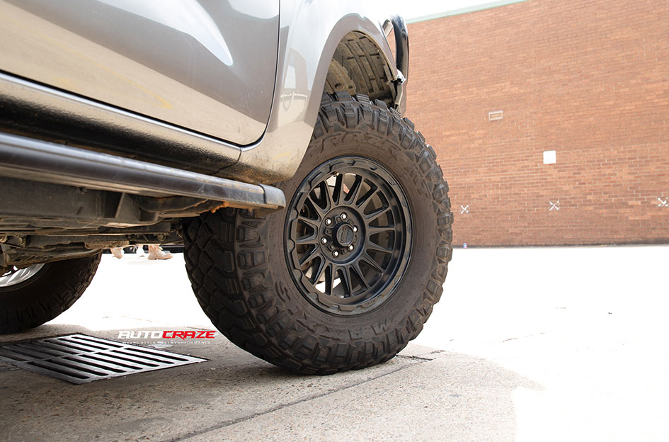 NISSAN NAVARA KMC IMPACT SATIN BLACK 