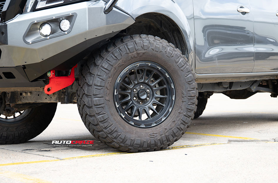 NISSAN NAVARA KMC IMPACT SATIN BLACK 