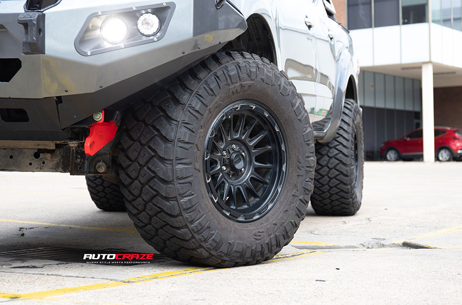 NISSAN NAVARA KMC IMPACT SATIN BLACK 