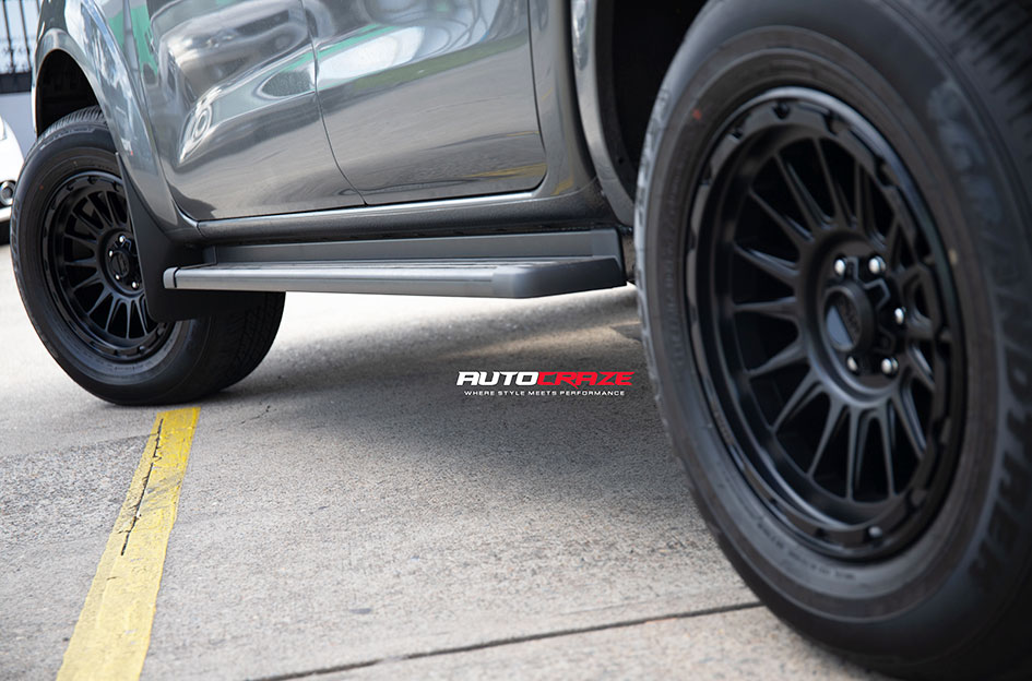 NISSAN NAVARA KMC IMPACT SATIN BLACK 