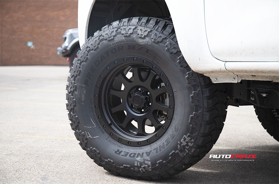 NISSAN NAVARA KING HURRICANE SATIN BLACK