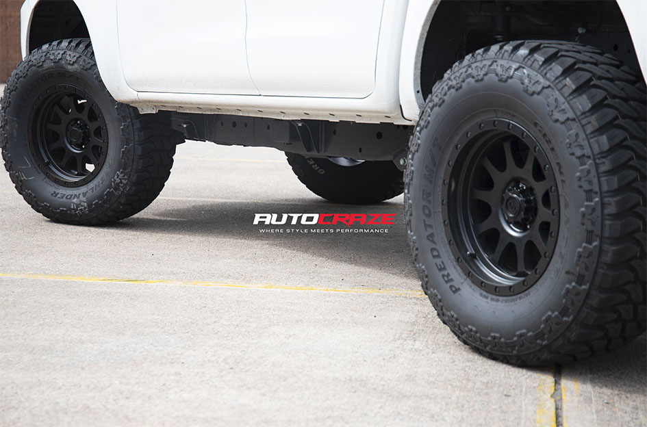 NISSAN NAVARA KING HURRICANE SATIN BLACK