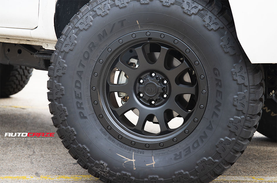 NISSAN NAVARA KING HURRICANE SATIN BLACK