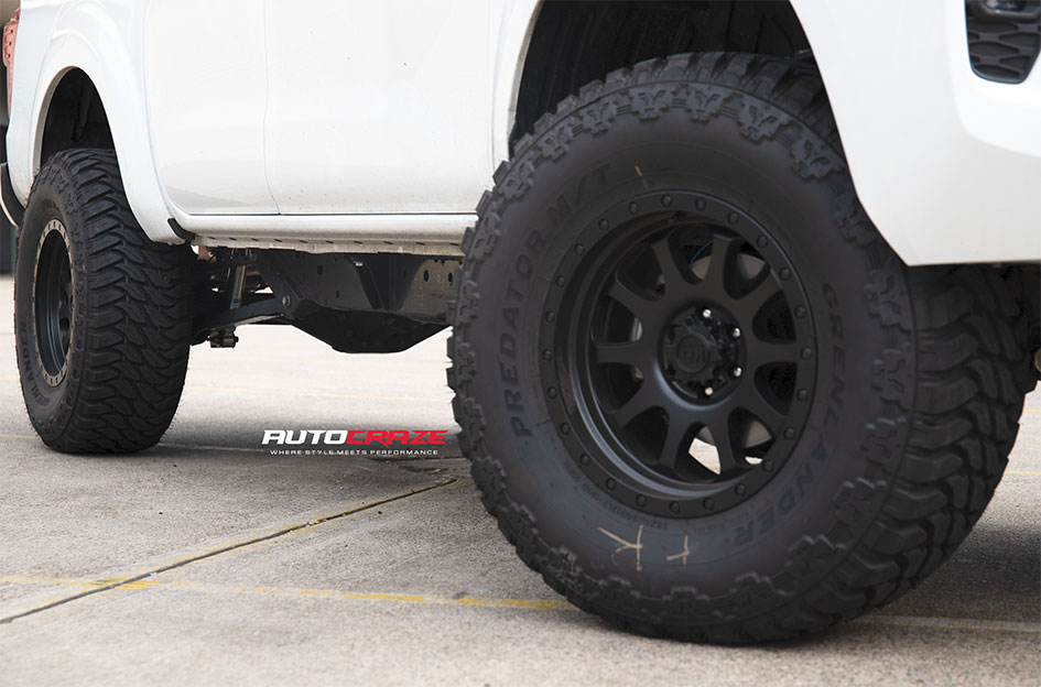 NISSAN NAVARA KING HURRICANE SATIN BLACK