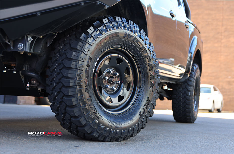 NISSAN NAVARA KING TERRA BLACK 