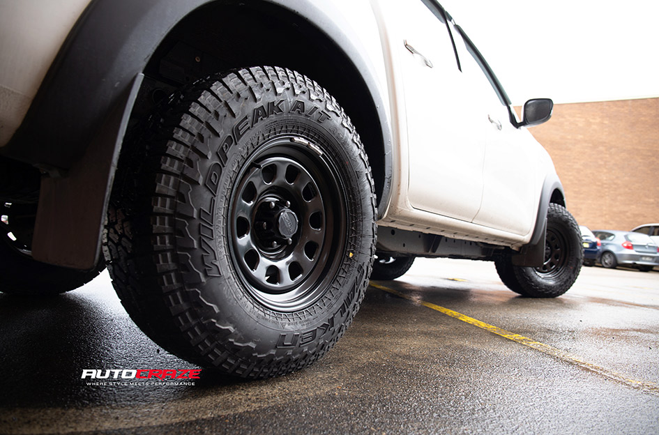 NISSAN NAVARA KING D-HOLE SATIN BLACK 
