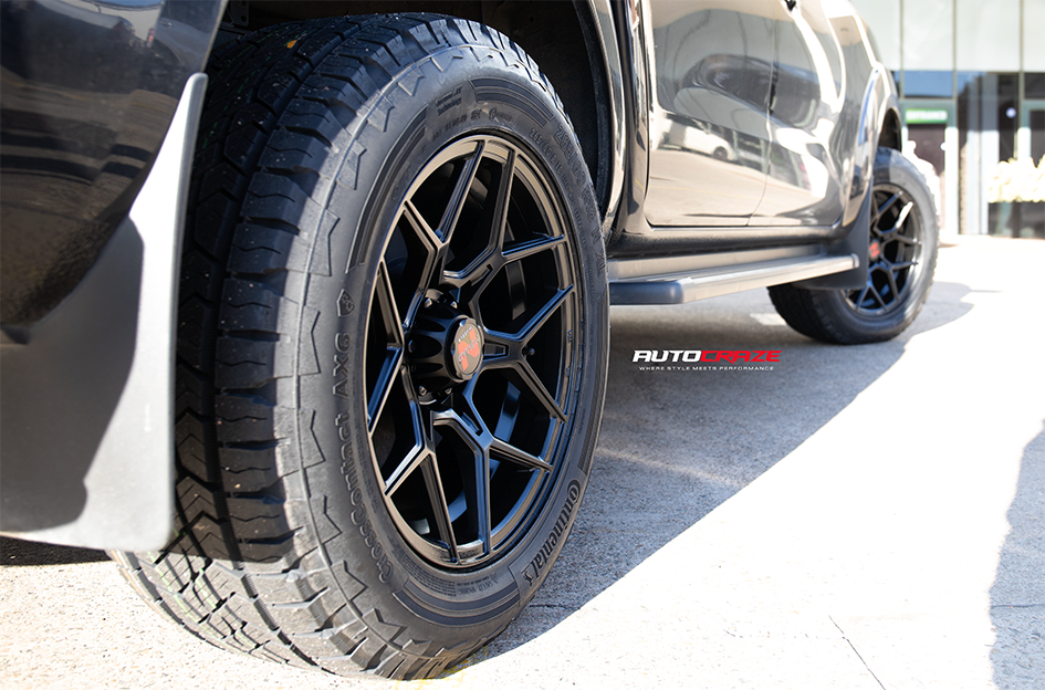 NISSAN NAVARA NOMAD SABBATH MATTE BLACK