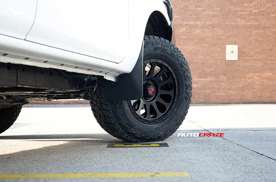 NISSAN NAVARA NOMAD VICTIM MATTE BLACK 