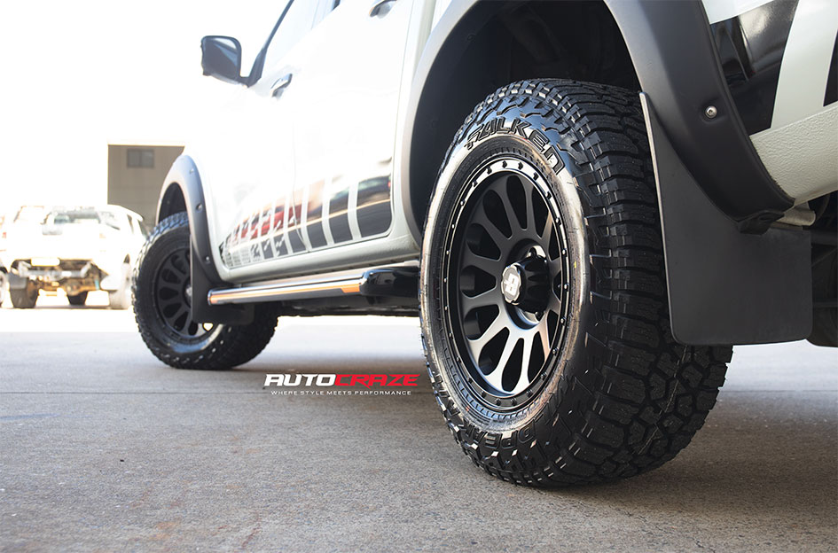 NISSAN NAVARA NOMAD VICTIM MATTE BLACK