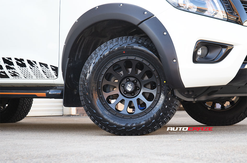 NISSAN NAVARA NOMAD VICTIM MATTE BLACK