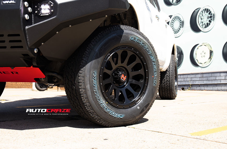 NISSAN NAVARA NOMAD VICTIM MATTE BLACK
