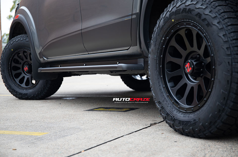NISSAN NAVARA NOMAD VICTIM MATTE BLACK 