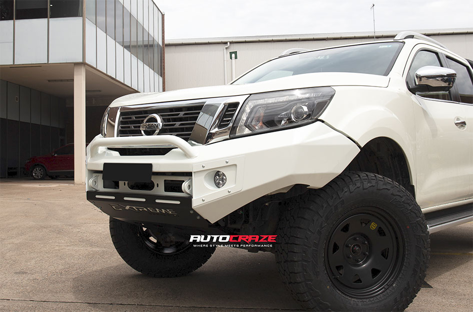 NISSAN NAVARA ROH BLAK TRAK BLACK