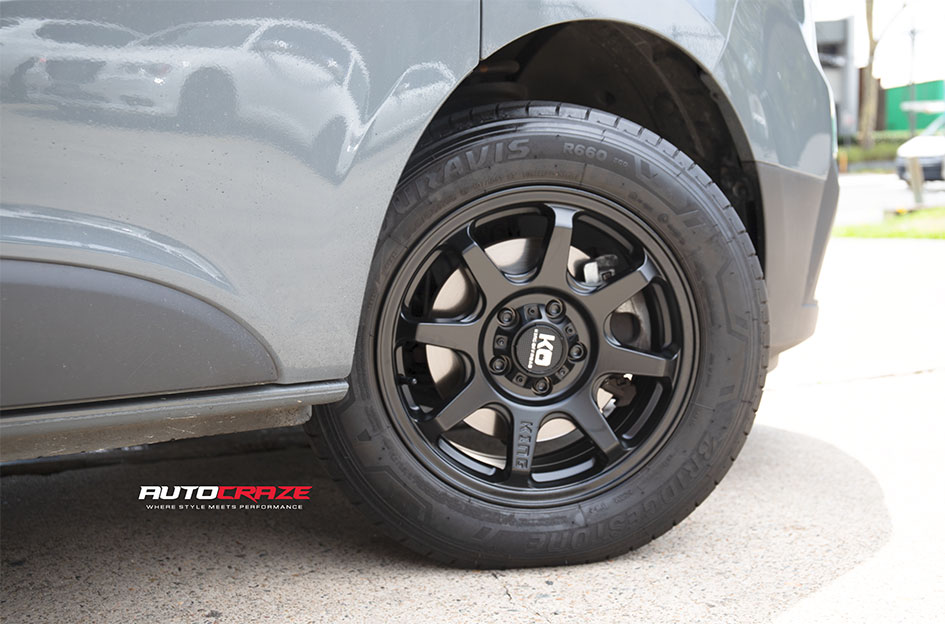 RENAULT TRAFIC KING GRAPPLER SATIN BLACK