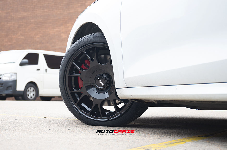 SKODA OCTAVIA ROTIFORM TUF-R GLOSS BLACK