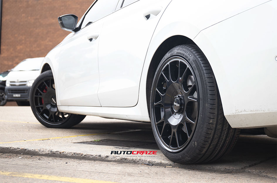 SKODA OCTAVIA ROTIFORM TUF-R GLOSS BLACK