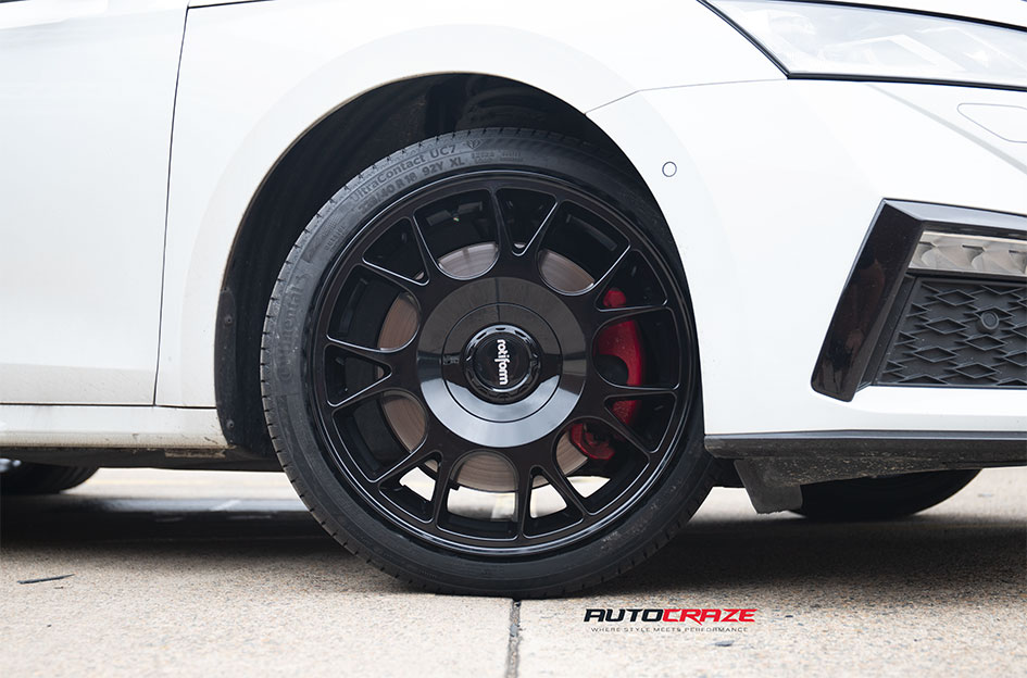 SKODA OCTAVIA ROTIFORM TUF-R GLOSS BLACK