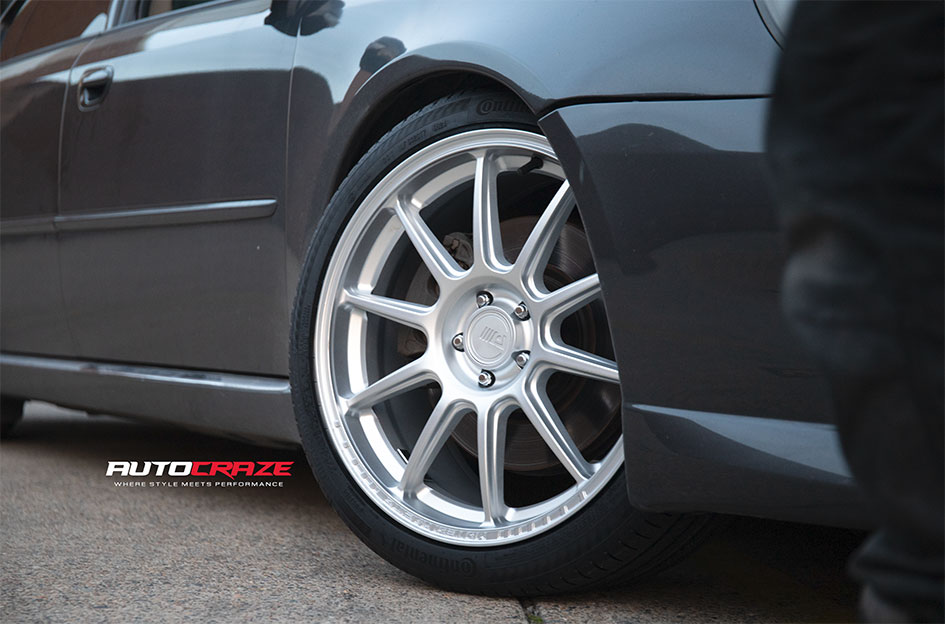 SUBARU LIBERTY MOTEGI MR140 SILVER