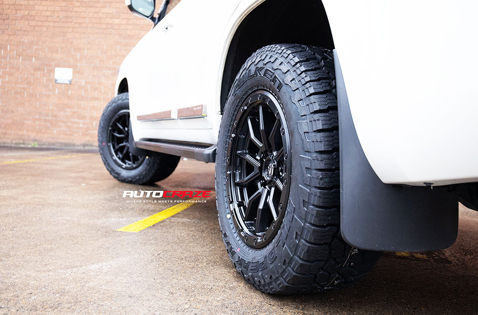Toyota LandCruiser Sahara Fuel Rebel 5 Matte Black 
