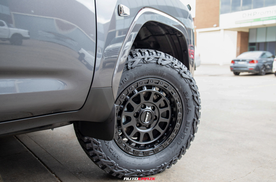 TOYOTA LANDCRUISER 300 ROH ASSAULT MATT BLACK