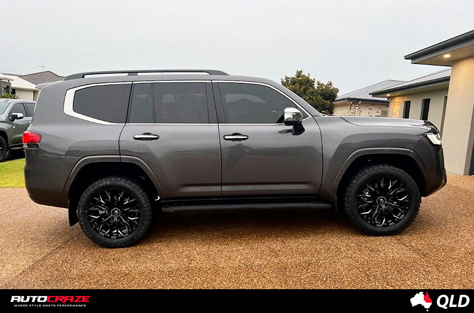 TOYOTA LANDCRUISER 300 SERIES FUEL FLAME GLOSS BLACK MILLED