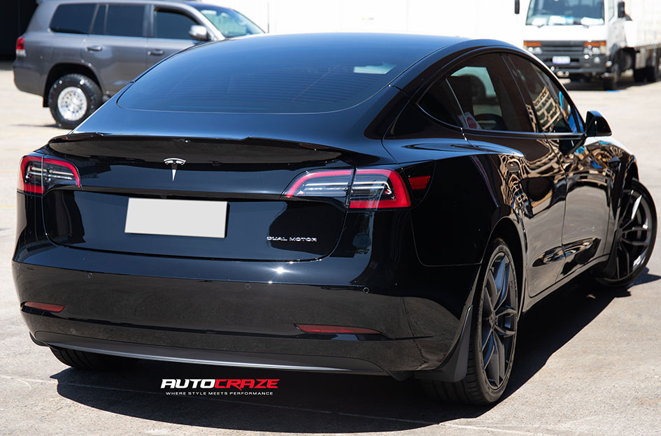 TESLA MODEL 3 NICHE VOSSO ANTHRACITE 