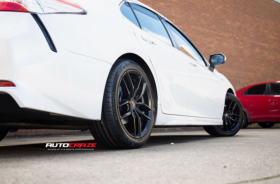 TOYOTA CAMRY NICHE VOSSO GLOSS BLACK