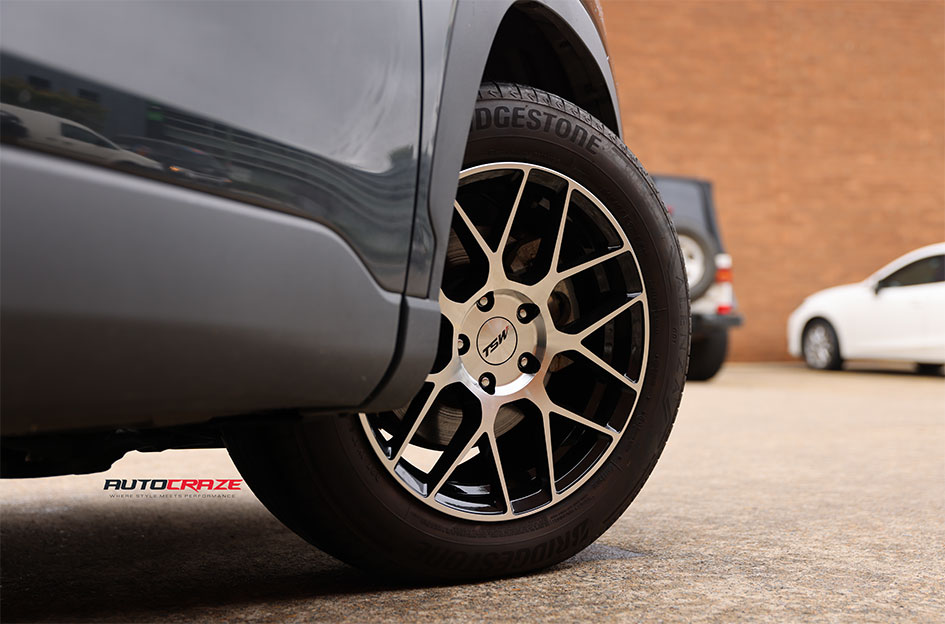 TOYOTA COROLLA CROSS TSW LASARTHE GLOSS BLACK MACHINED