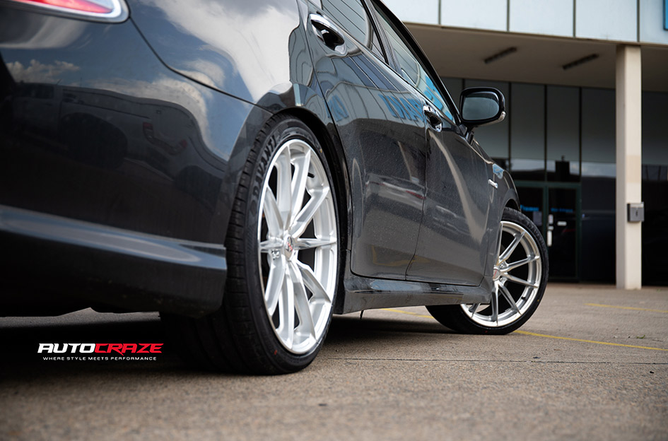 TOYOTA CROWN HYBRID MASON ZR6 SILVER POLISHED 