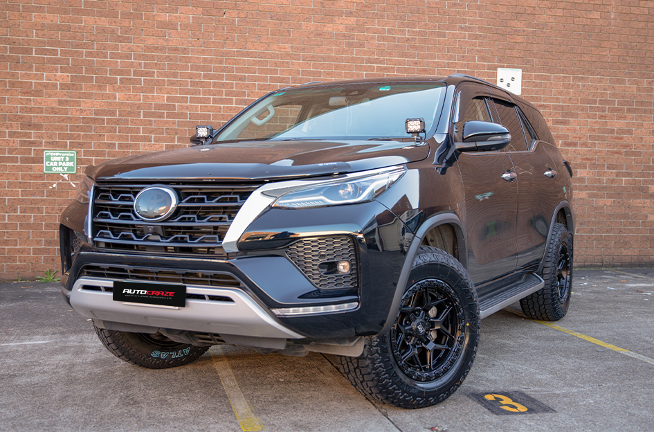 TOYOTA FORTUNER KING GROWLER SATIN BLACK