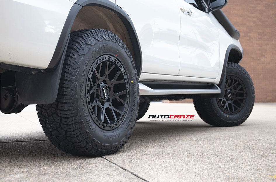 TOYOTA FORTUNER ROH CRAWLER MATT BLACK