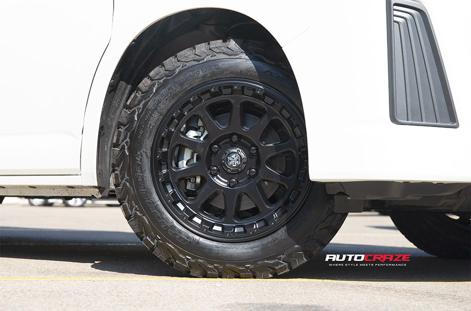 TOYOTA HIACE CSA-X RECOIL SATIN BLACK