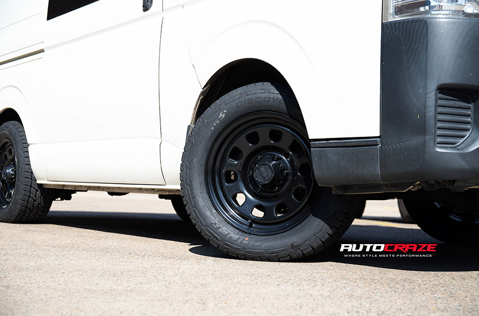 TOYOTA HIACE KING D-HOLE BLACK