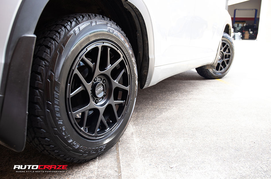 TOYOTA KLUGER KMC BULLY KM708 SATIN BLACK 
