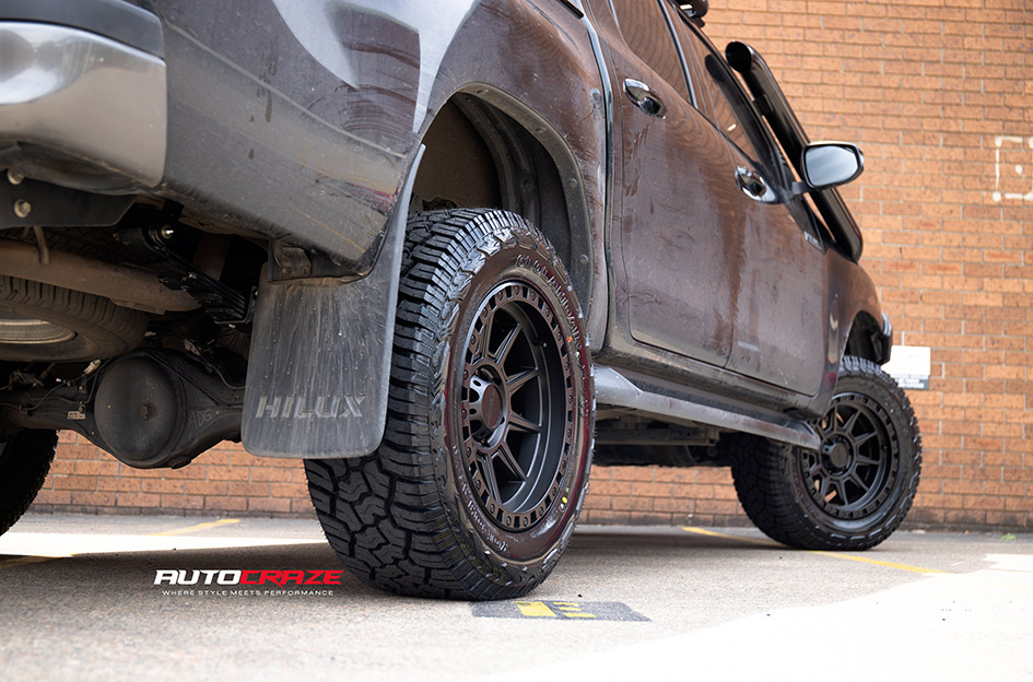 TOYOTA HILUX AMERICAN RACING AR202 CAST IRON BLACK 