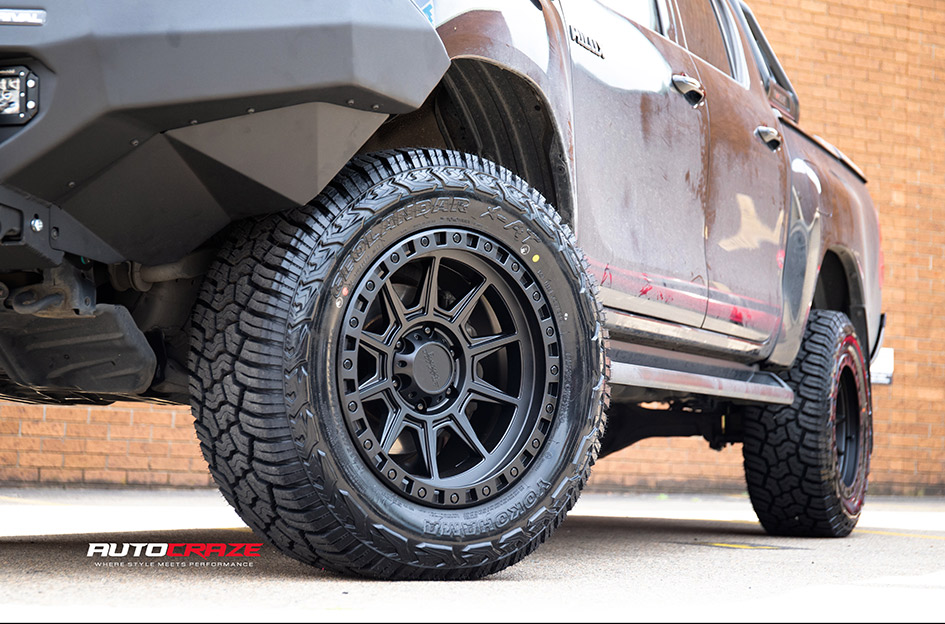 TOYOTA HILUX AMERICAN RACING AR202 CAST IRON BLACK 