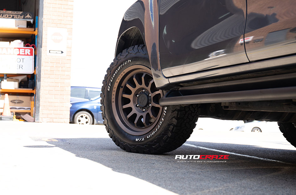 TOYOTA HILUX BLACK RHINO RAPID BRONZE 
