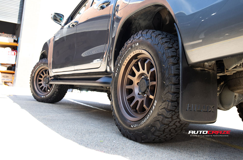 TOYOTA HILUX BLACK RHINO RAPID BRONZE 