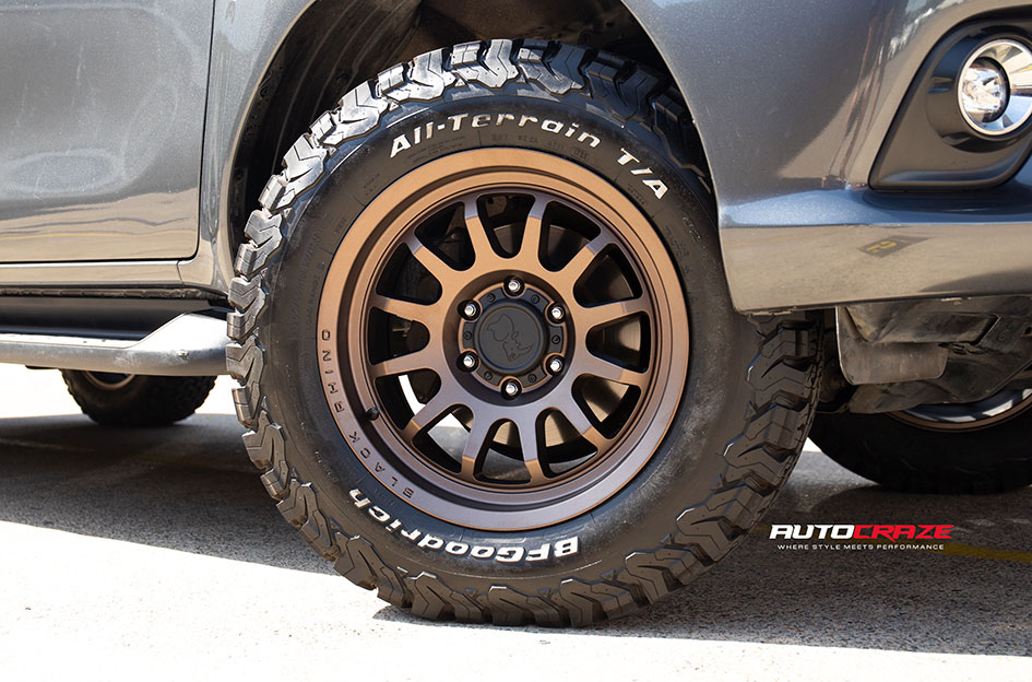 TOYOTA HILUX BLACK RHINO RAPID BRONZE 